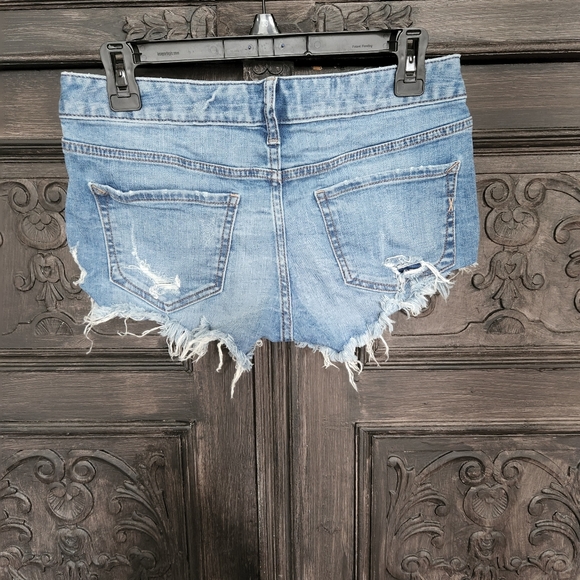 Express shorts size 2 - Picture 2 of 3